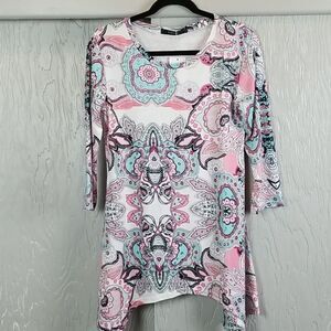 🖤5/$20🖤 NWT..PAISLEY FLORAL TOP.. Size Sm
